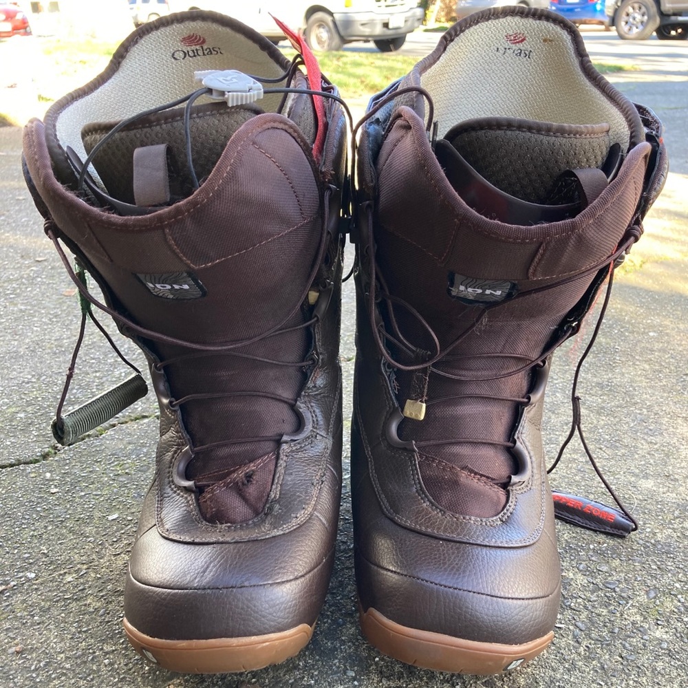 Burton Ion snowboarding boots